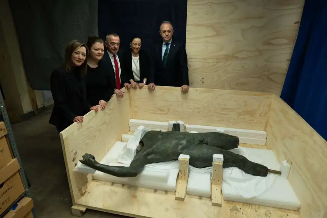 Boubon’un Kayıp İmparatoru Türkiye’ye Döndü 4